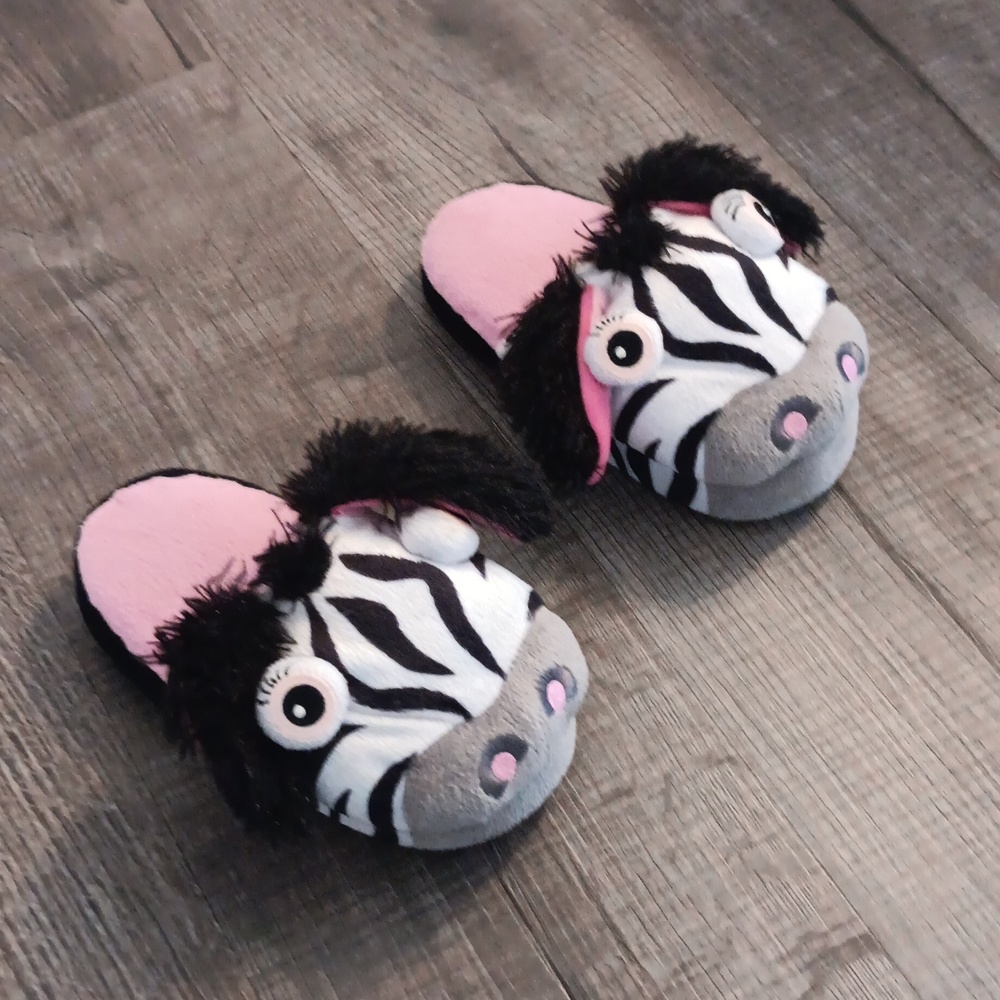 Girls size 11/12 slippers